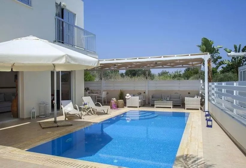 Villa Posidonas 3