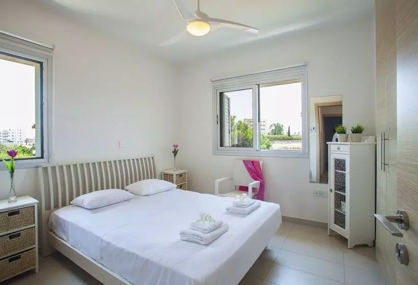 Villa Posidonas 3