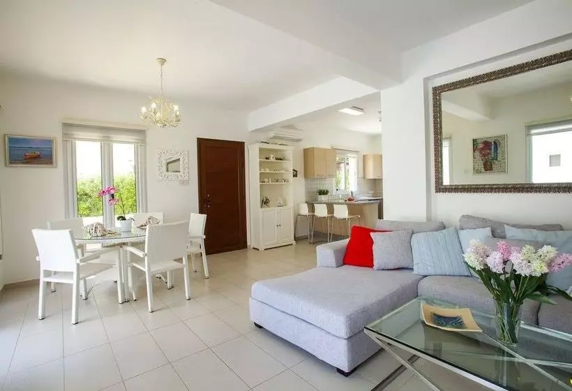 Villa Posidonas 3
