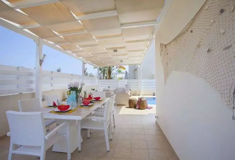 Villa Posidonas 3