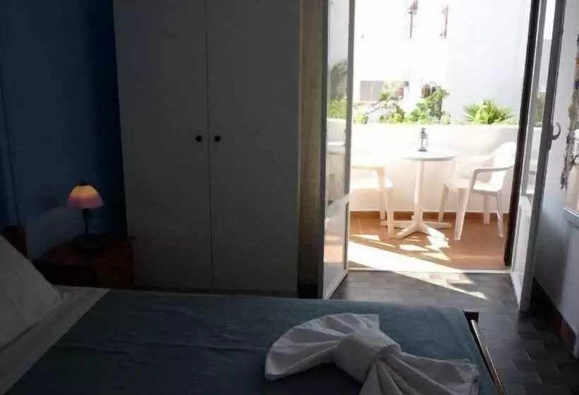 Apanemia Rooms