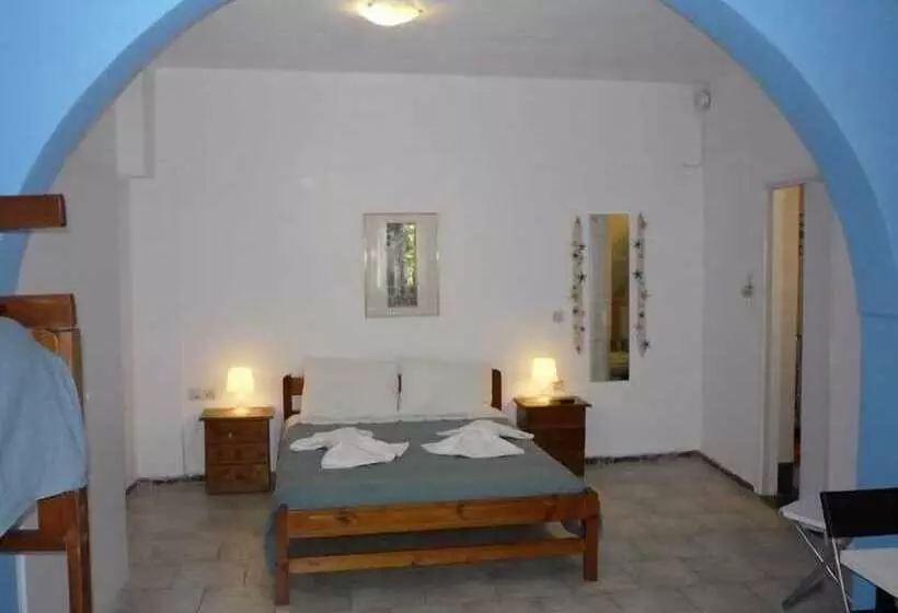 Apanemia Rooms
