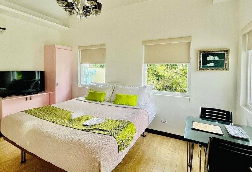 Bed and Breakfast The Carmelence Lodge