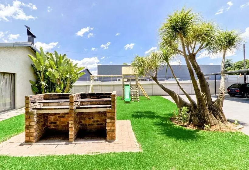 Bm Gardens