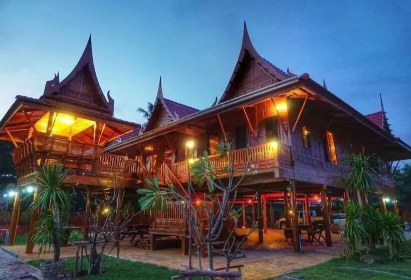 هتل Athithara Homestay