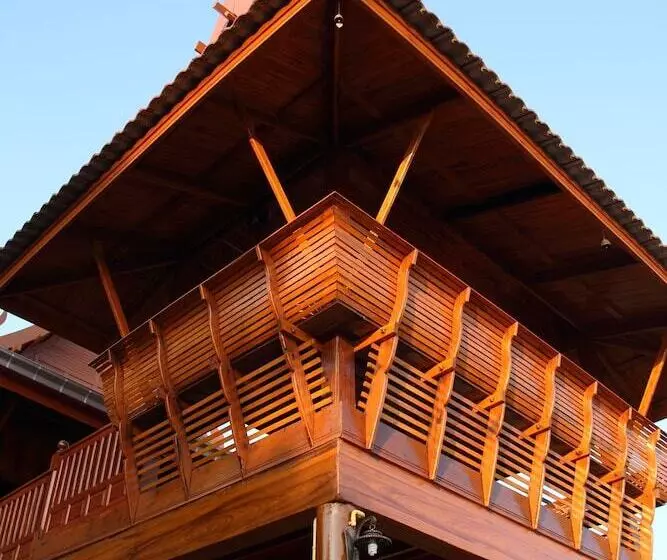هتل Athithara Homestay