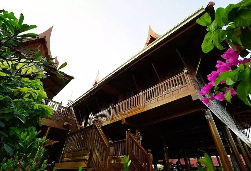 هتل Athithara Homestay