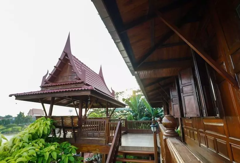 هتل Athithara Homestay