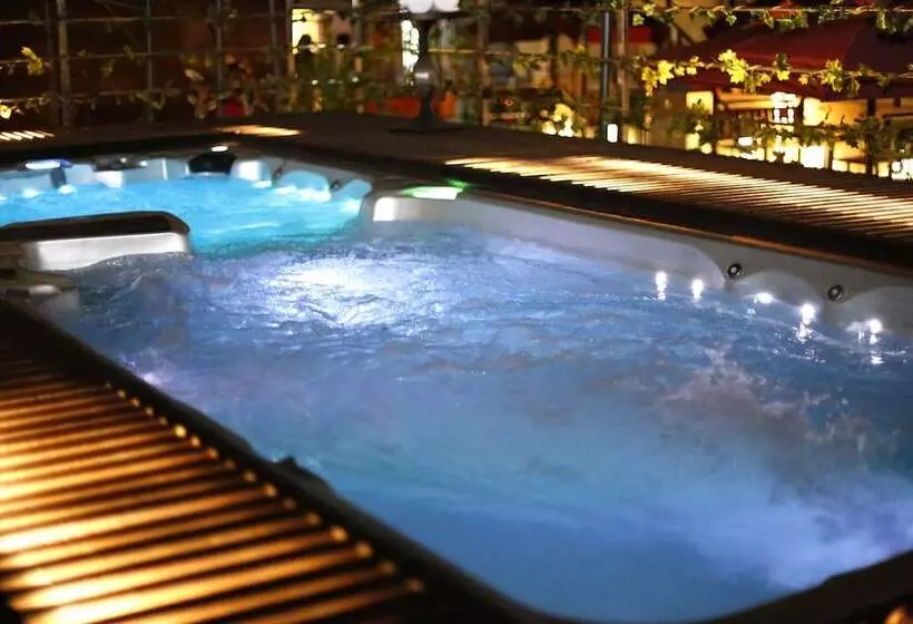 Hotelli Golden Tulip Salt Lake City Kolkata