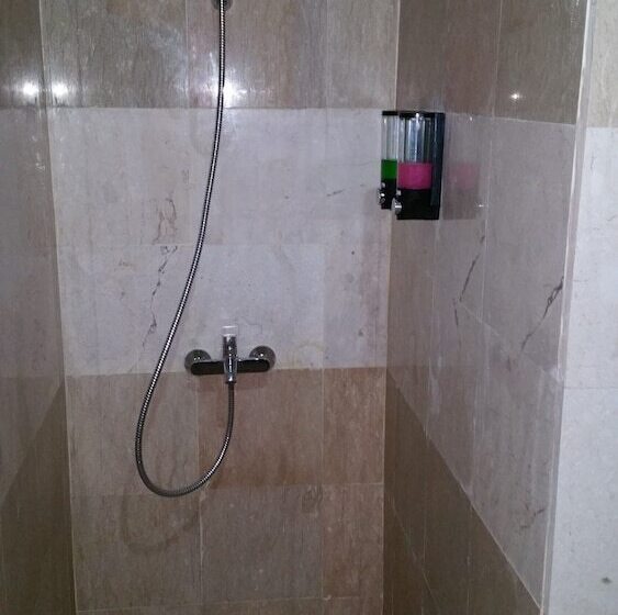 هتل Legenda Beril Hostel