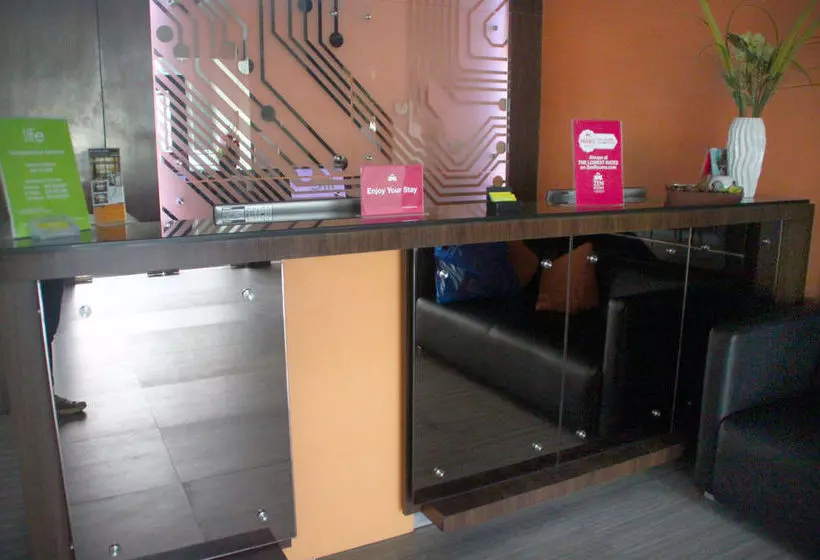 Hotelli Zen Rooms Kusuma Bangsa