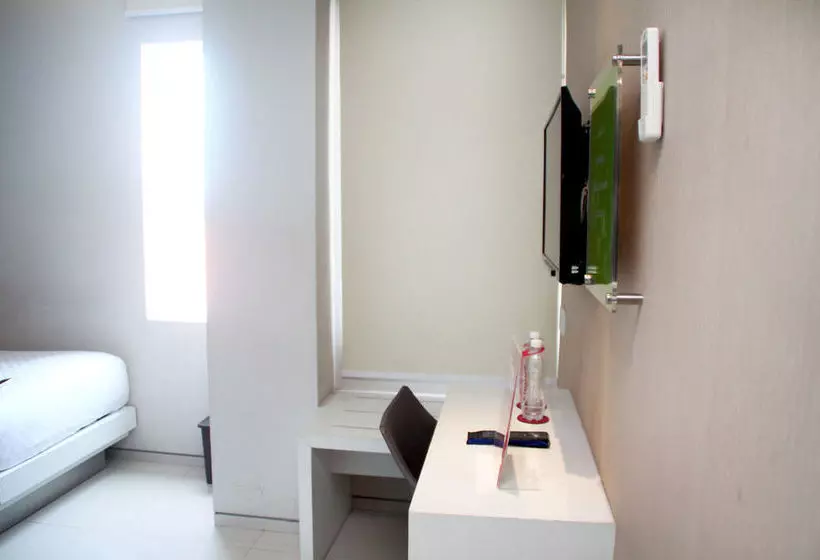 Hotelli Zen Rooms Kusuma Bangsa