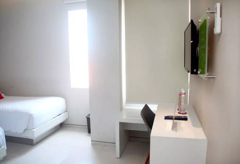 Hotelli Zen Rooms Kusuma Bangsa