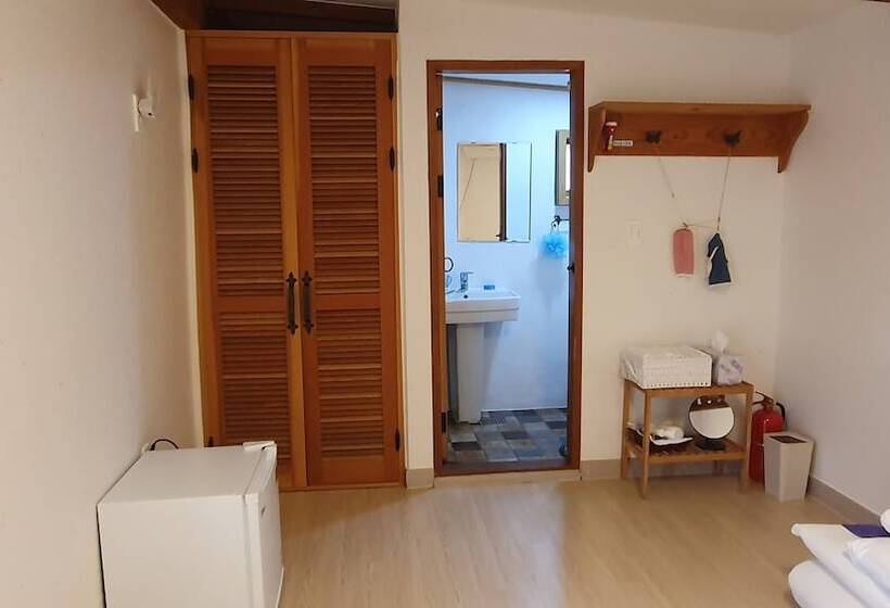 Pensió Greem Guesthouse