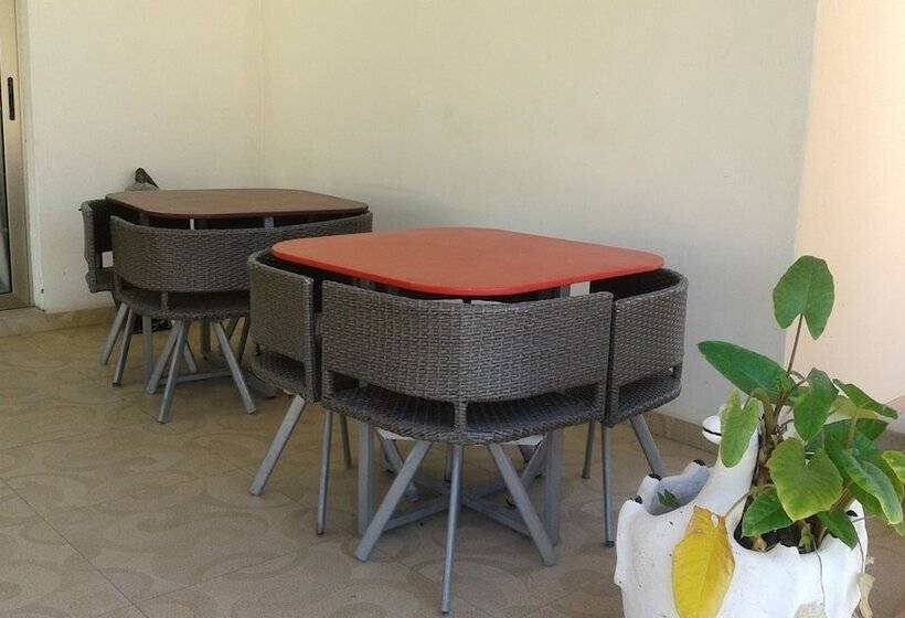 Пансион Okavango Roadside Guesthouse