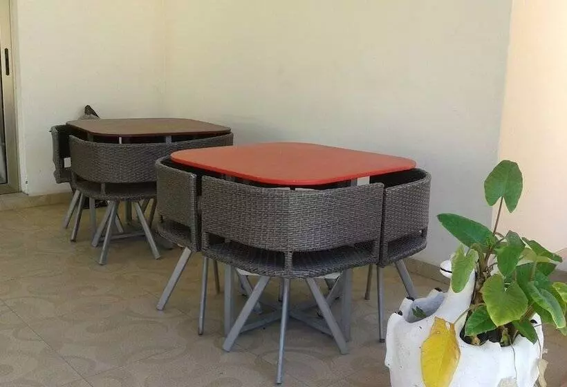 پانسیون Okavango Roadside Guesthouse