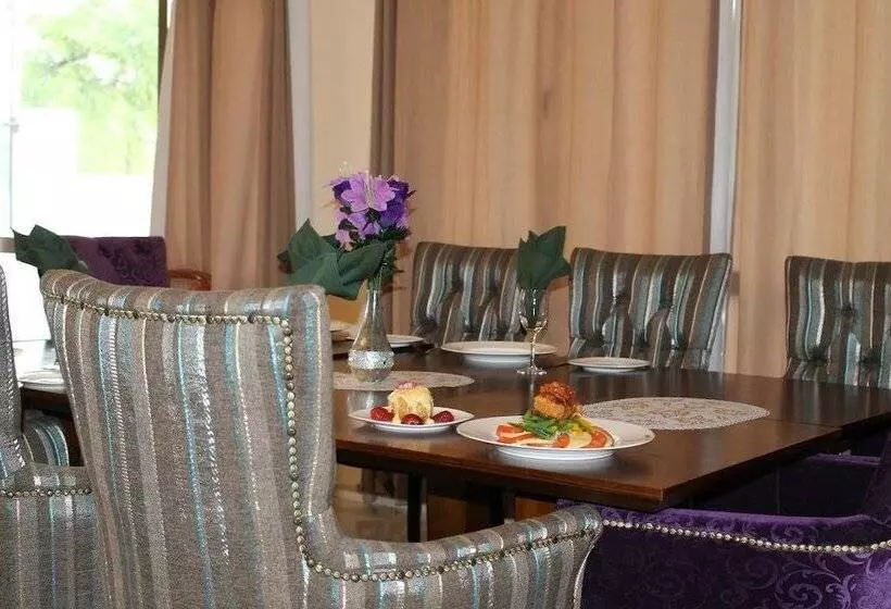 پانسیون Okavango Roadside Guesthouse