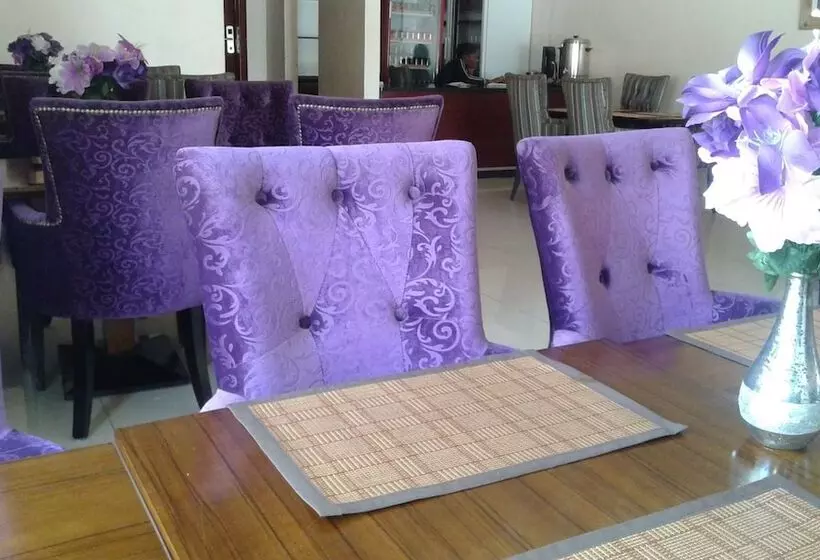 پانسیون Okavango Roadside Guesthouse