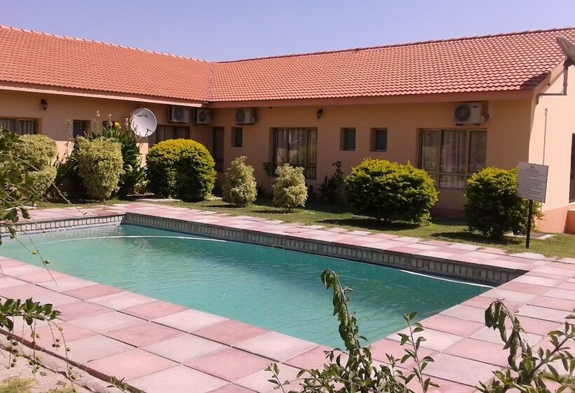 Пансион Okavango Roadside Guesthouse