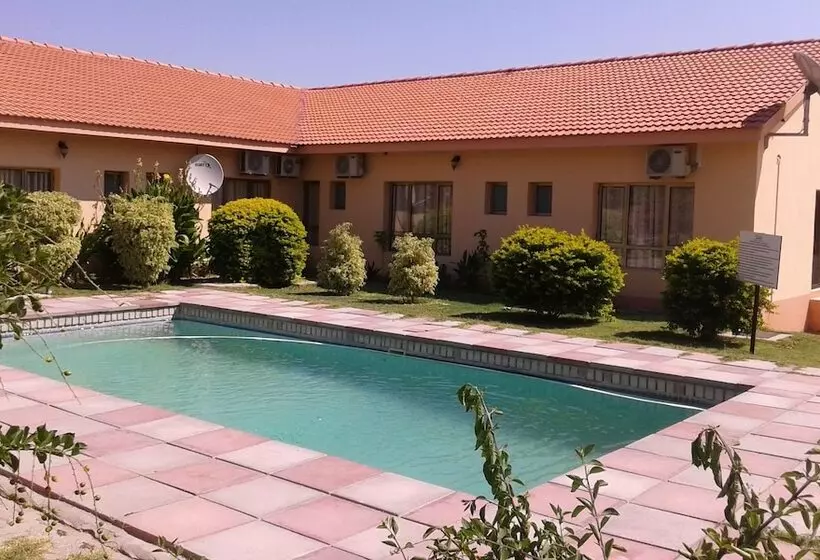 پانسیون Okavango Roadside Guesthouse
