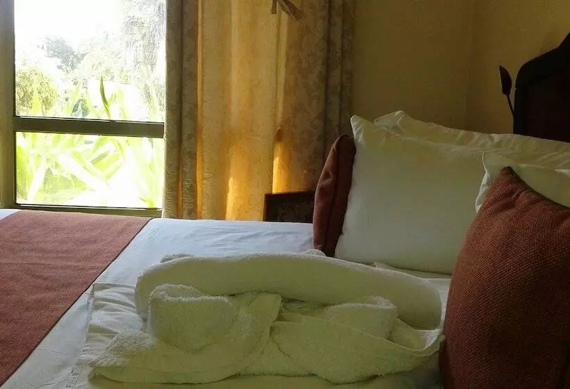 پانسیون Okavango Roadside Guesthouse