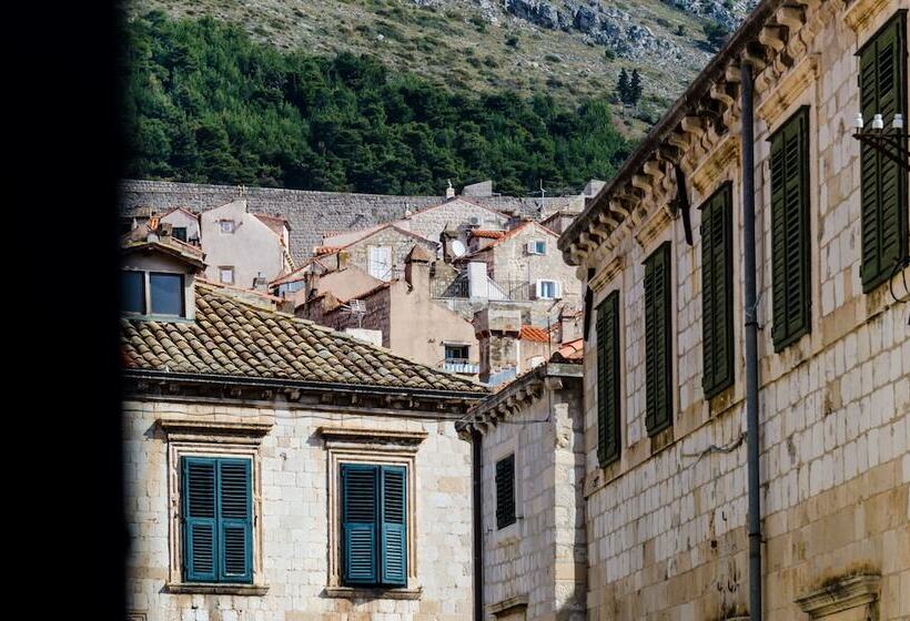 פנסיון Rooms Tezoro