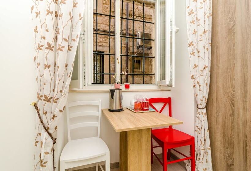 פנסיון Rooms Tezoro