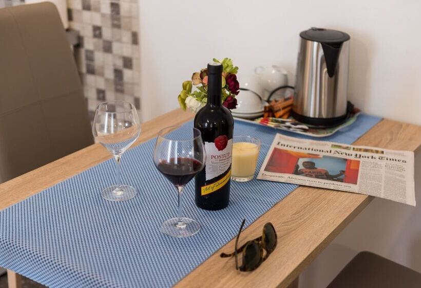 פנסיון Rooms Tezoro