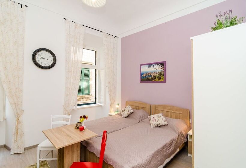 פנסיון Rooms Tezoro