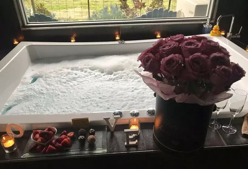 Majatalo Spa Suites At Raven