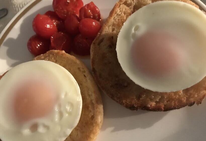 Пансион Spa Suites At Raven