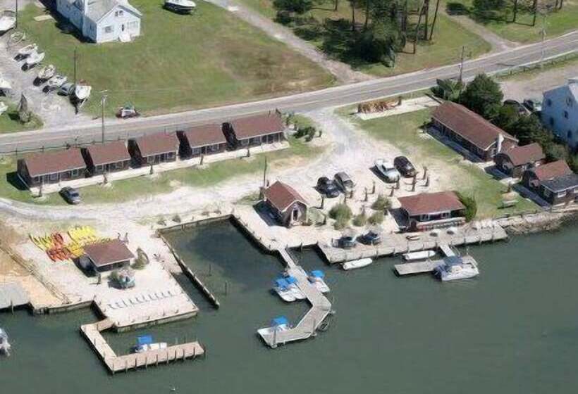 리조트 Snug Harbor Marina And