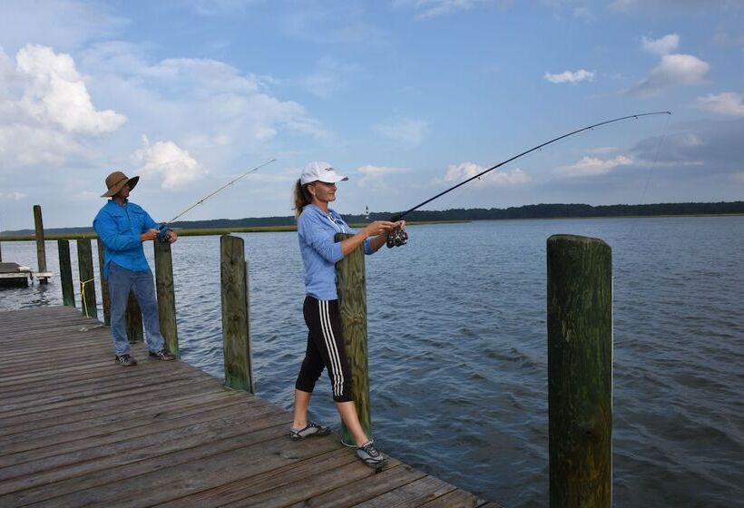 리조트 Snug Harbor Marina And