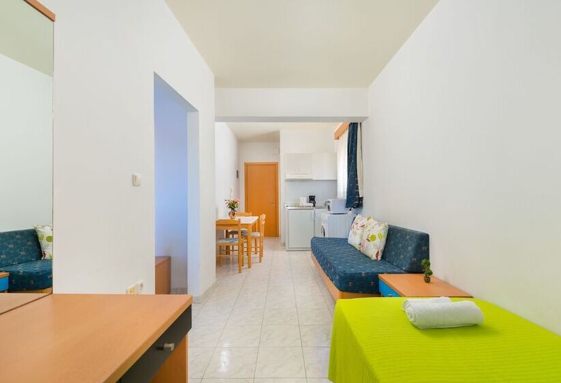 Yiannis Apartments