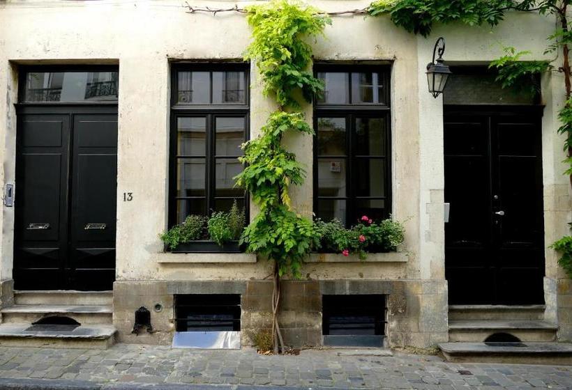 تختخواب و صبحانه Be And Be Sablon