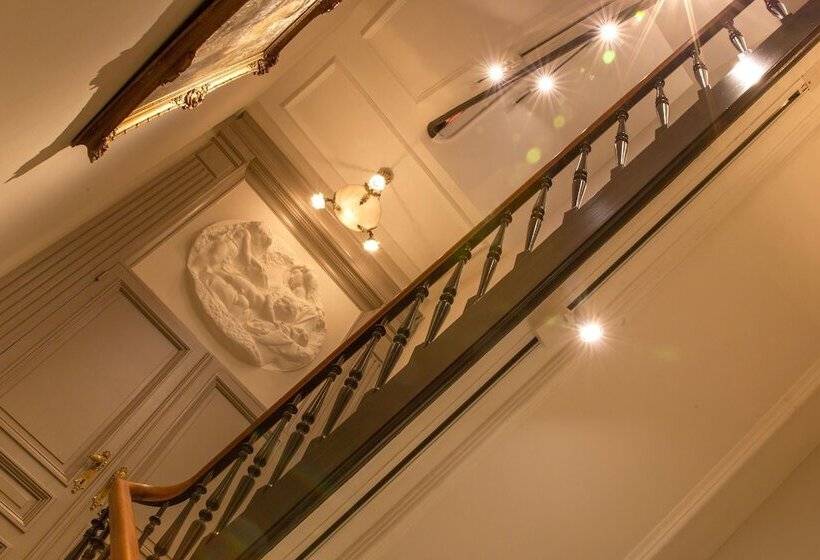 تختخواب و صبحانه Louise Sur Cour