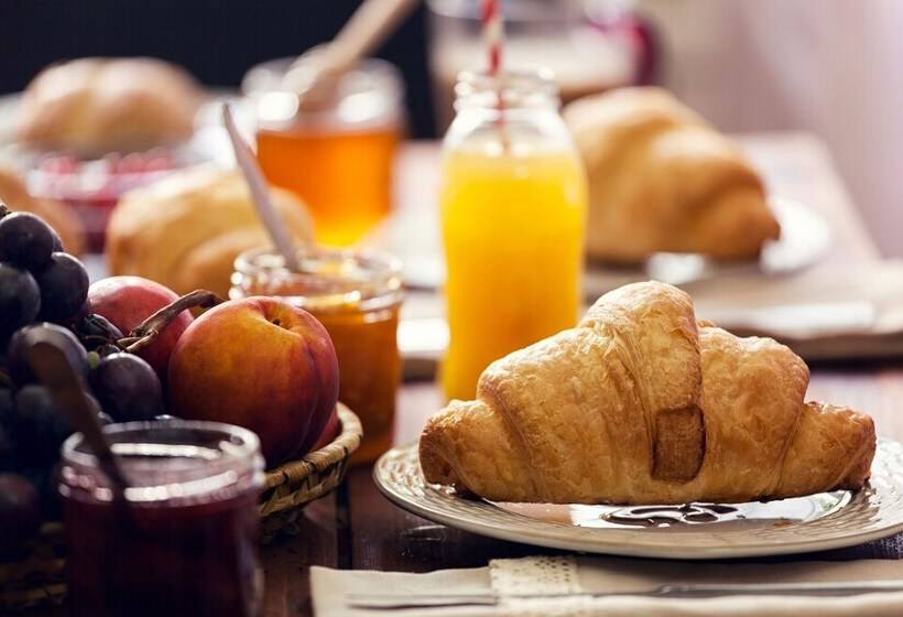 تختخواب و صبحانه Louise Sur Cour