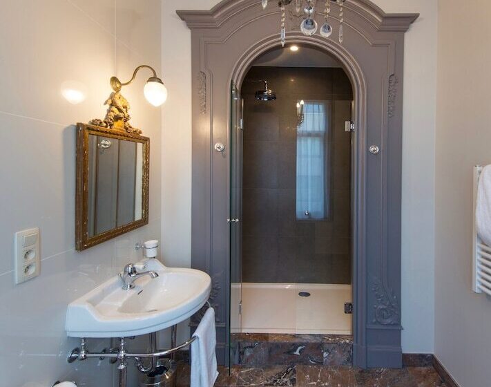 تختخواب و صبحانه Louise Sur Cour