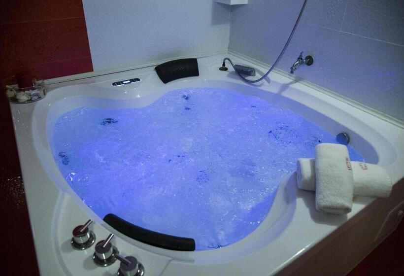 Family Hotel Emaly Green