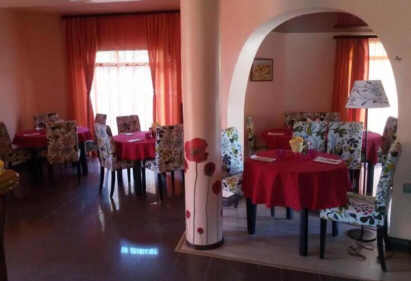 Family Hotel Emaly Green