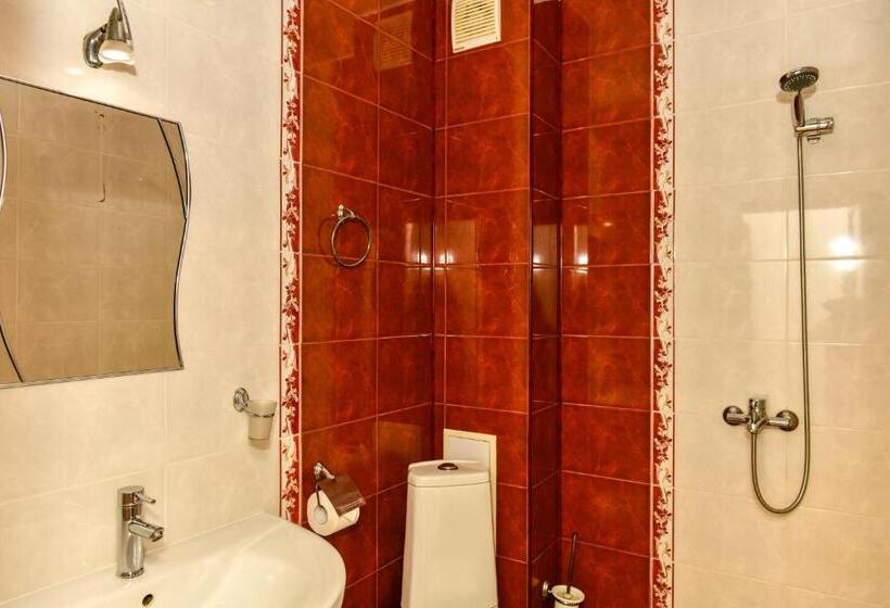 Отель Blyan Family