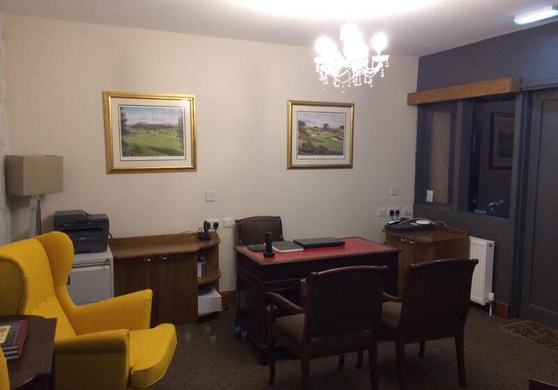 Hotel Crosshill House