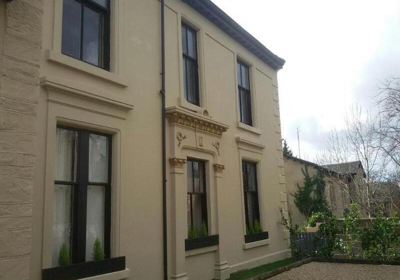 Hotel Crosshill House