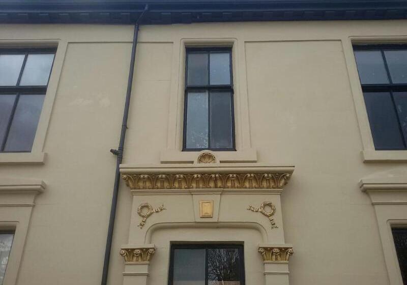 Hotel Crosshill House