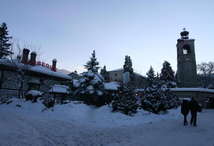 فندق Pirina Club