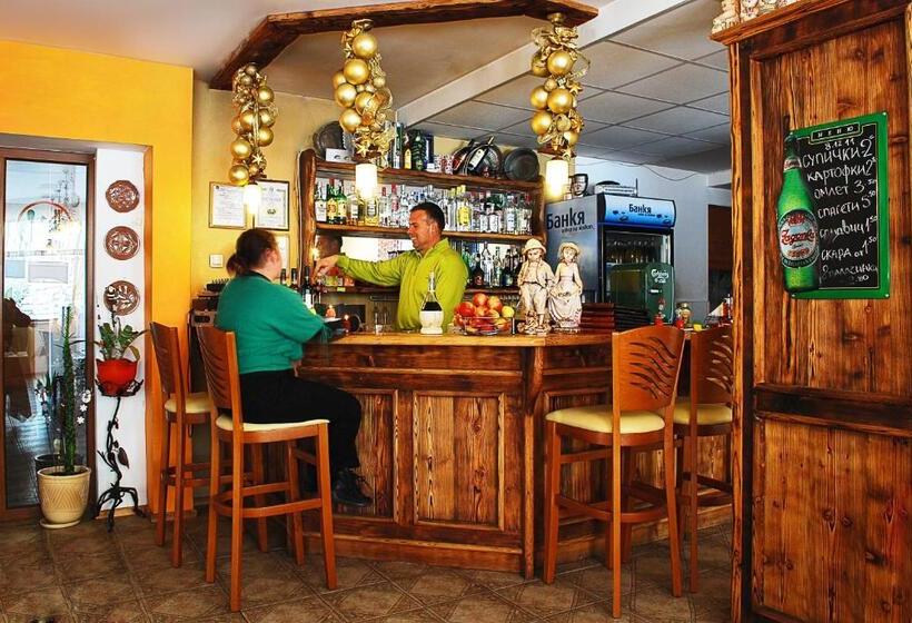 فندق Pirina Club