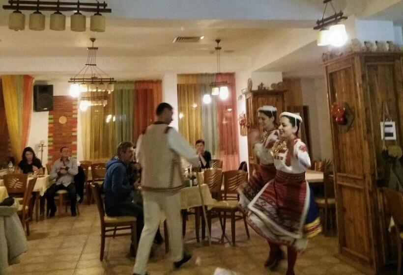 فندق Pirina Club