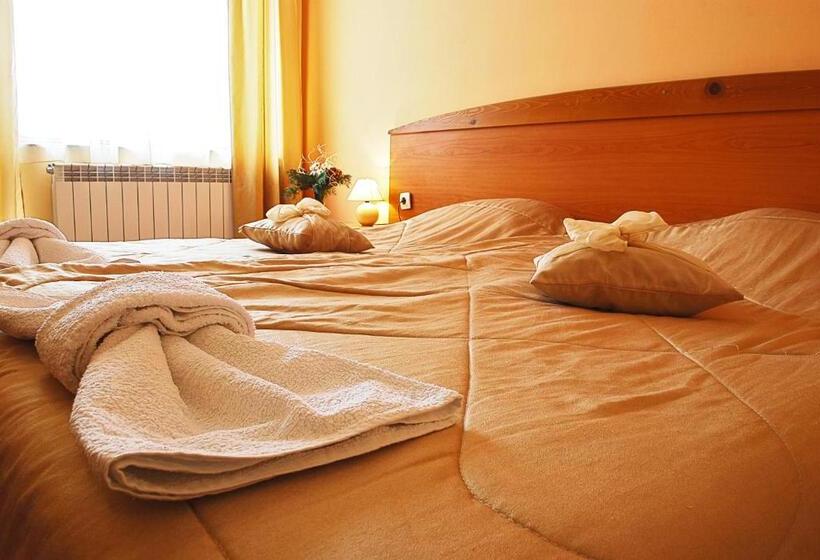 فندق Pirina Club