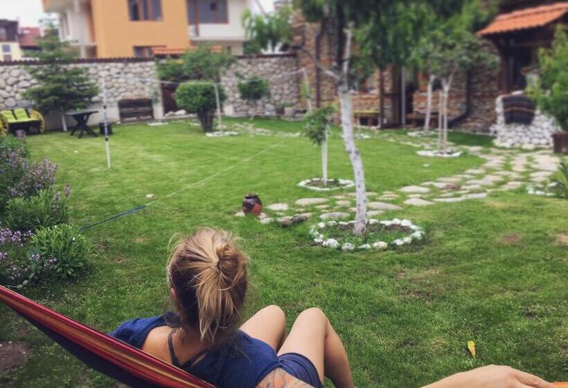 فندق Pirina Club