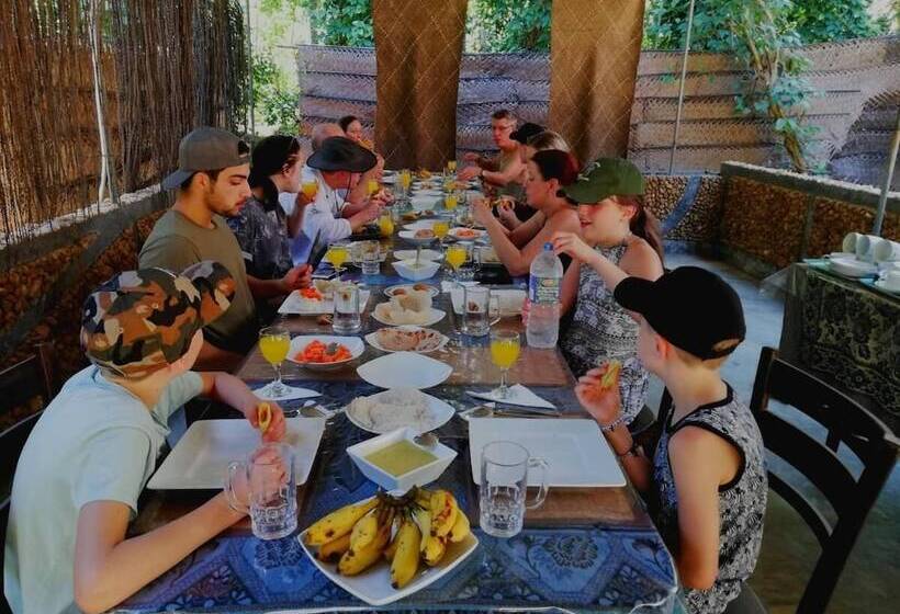 Hotel Atha Safari Resort & Riverside Camping